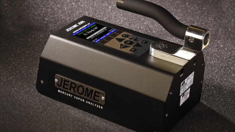 Rugged and lightweight hand-held atomic fluorescence spectrometer for mercury vapor analysis down to 0.05 µg/m3